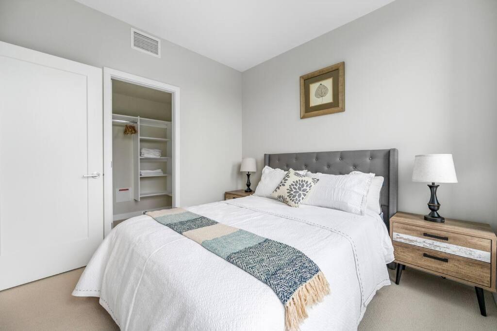 Modern Comfort At Ubc: 1Br Condo Near Campus Vancouver Exteriér fotografie